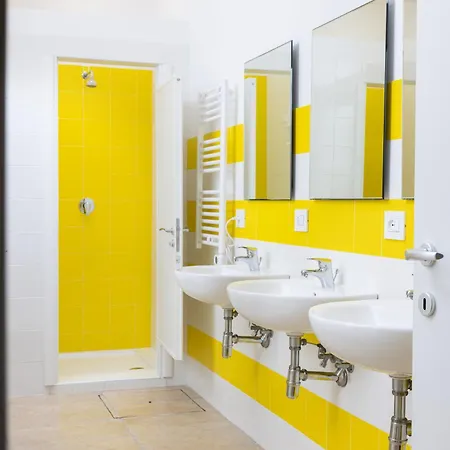 Della Gioventu אכסניה *